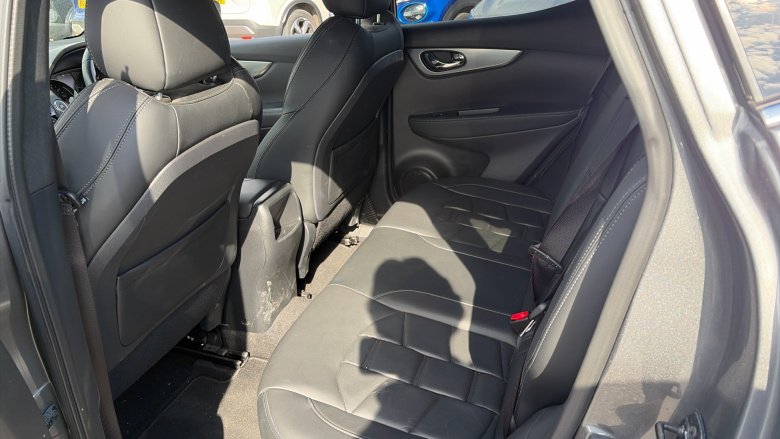 Nissan Qashqai 1.3 DiG-T 160 Tekna+ 5dr Petrol Hatchback